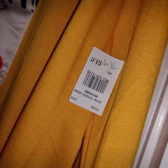 Top - Picture 2 of 2